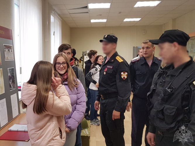 На базе сургутского ОМОНа открылась выставка, посвященная 250-летию графа Комаровского