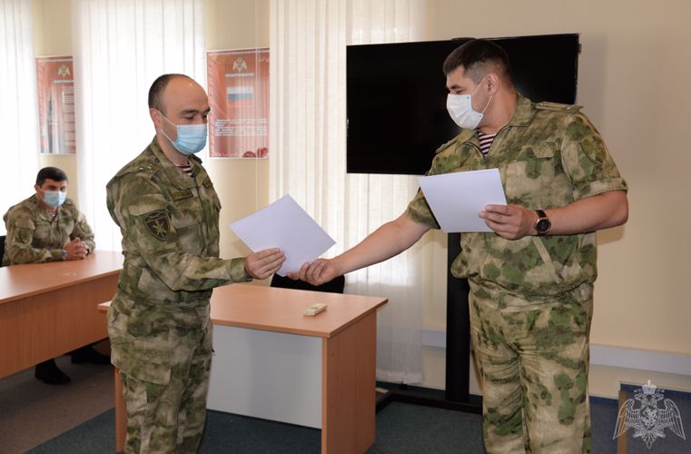 Военнослужащие и сотрудники дежурной службы югорской Росгвардии отмечают свой профессиональный праздник