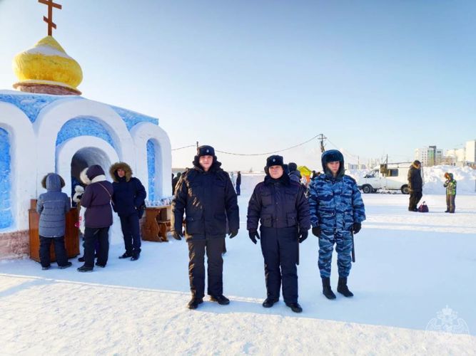 В Югре Росгвардия принимает участие в охране порядка и обеспечении общественной безопасности в крещение
