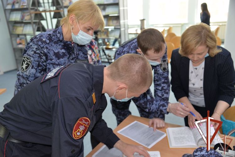 В Югре сотрудники Росгвардии стали одними из победителей регионального квеста «Знатоки Пушкина»
