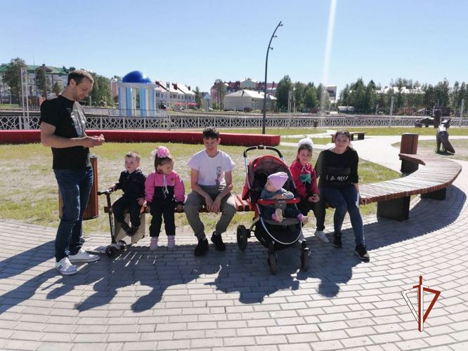 В Югре в День семьи, любви и верности сотрудники Росгвардии рассказали о своих семьях