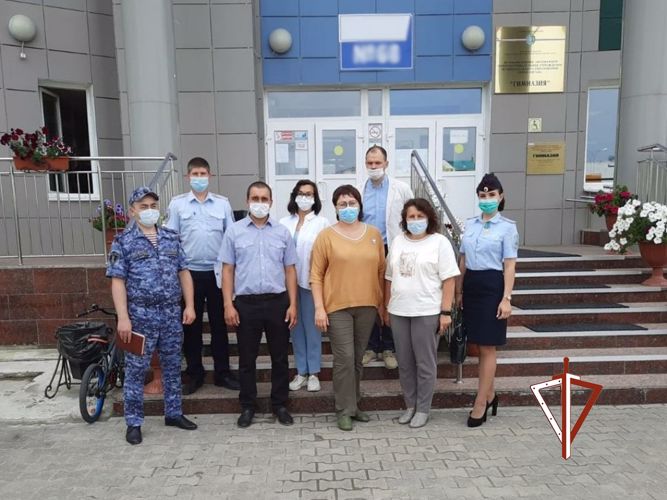 Представители Росгвардии проверили готовность образовательных учреждений Югры к началу нового учебного года