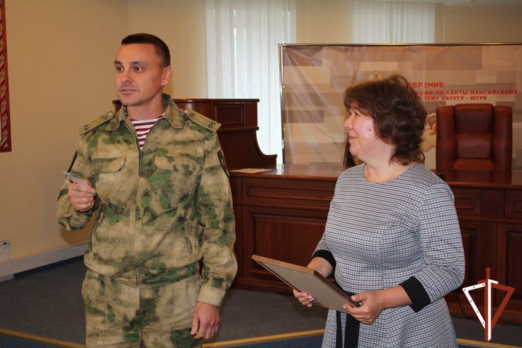 В Югре представители Росгвардии проводят памятные мероприятия, посвящённые 79-й годовщине победы Красной Армии в Курской битве