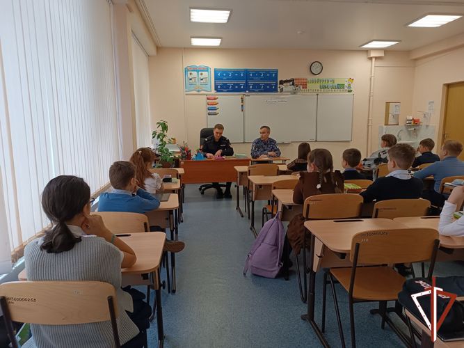 В Югре офицеры Росгвардии провели цикл мероприятий, посвященных 79-ой годовщине со Дня снятия блокады Ленинграда