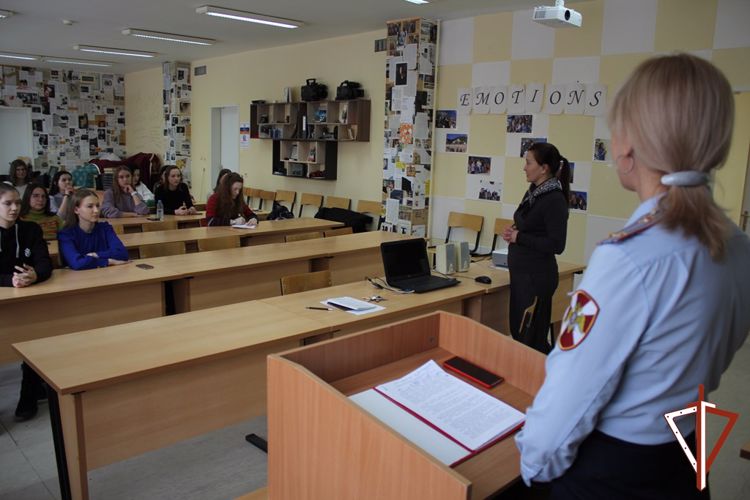 В ХМАО-Югре ко Дню подразделений по взаимодействию со СМИ сотрудники пресс–службы провели цикл мероприятий