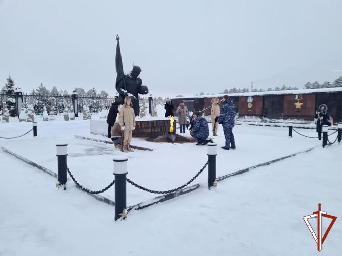 Офицеры Управления Росгвардии по ХМАО – Югре почтили память защитников Сталинграда