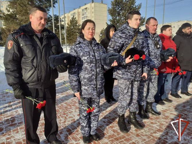 В Югре представители Росгвардии провели мероприятия ко Дню памяти о россиянах, исполнявших служебный долг за пределами Отечества