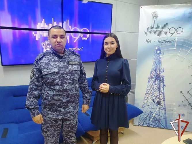 В Югре офицеры медицинской службы Росгвардии рассказали о своей деятельности в региональных СМИ