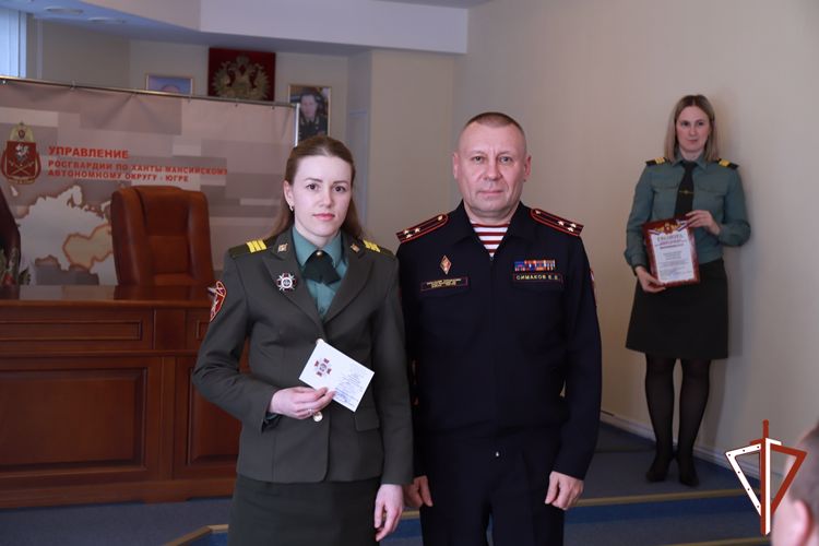 В столице Югры наградили отличившихся военнослужащих, сотрудников и гражданских служащих Росгвардии