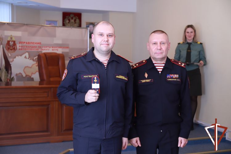 В столице Югры наградили отличившихся военнослужащих, сотрудников и гражданских служащих Росгвардии