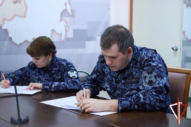 Представители Росгвардии написали «Диктант Победы» в подразделениях ведомства, дислоцированных в Югре
