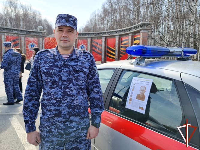 Военнослужащие и сотрудники Росгвардии дали старт Всероссийской акции «Бессмертный автополк» в Югре