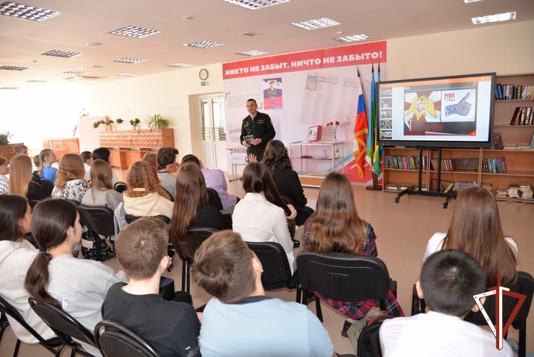 В Югре Росгвардия проводит цикл военно-патриотических мероприятий со школьниками ко Дню Победы