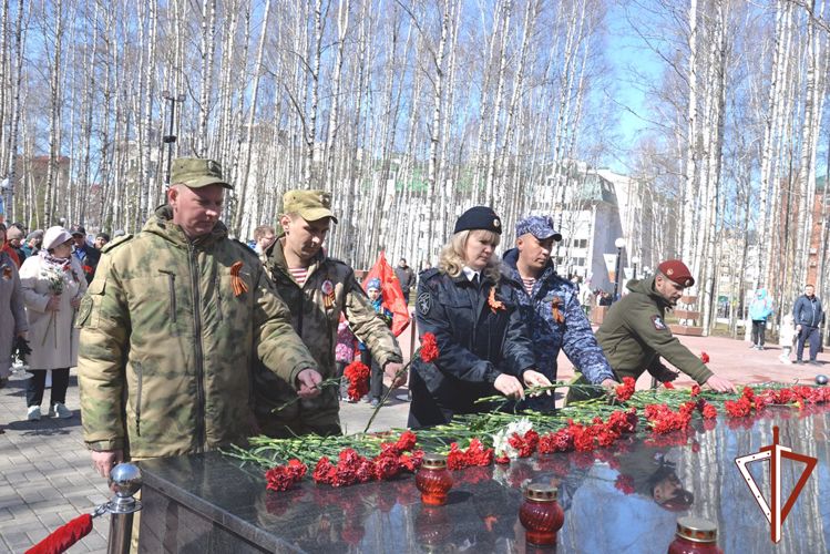 В Югре росгвардейцы приняли участие в памятных мероприятиях, посвященных 78-й годовщине Победы