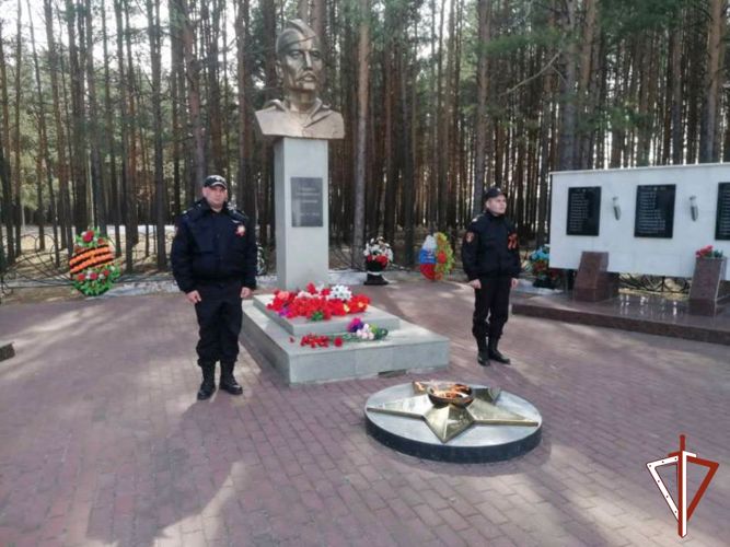 В Югре росгвардейцы приняли участие в памятных мероприятиях, посвященных 78-й годовщине Победы