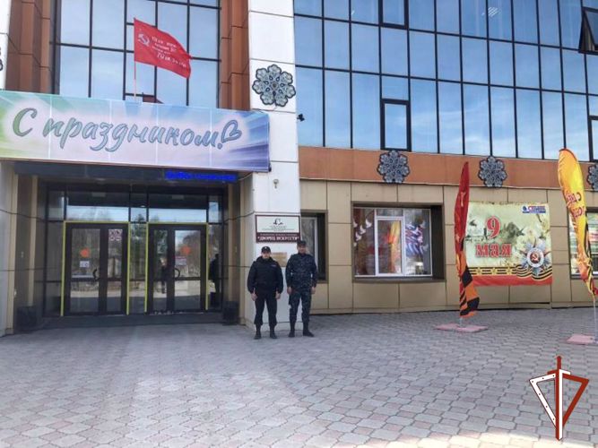 В Югре Росгвардия обеспечила охрану общественного порядка на праздничных мероприятиях в честь Дня Победы