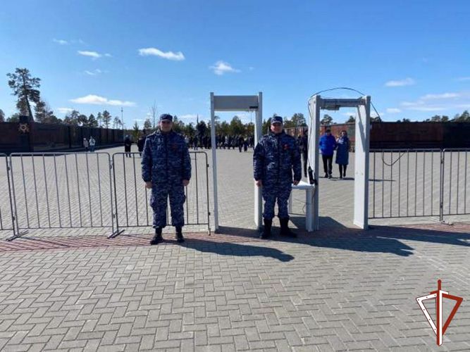 В Югре Росгвардия обеспечила охрану общественного порядка на праздничных мероприятиях в честь Дня Победы