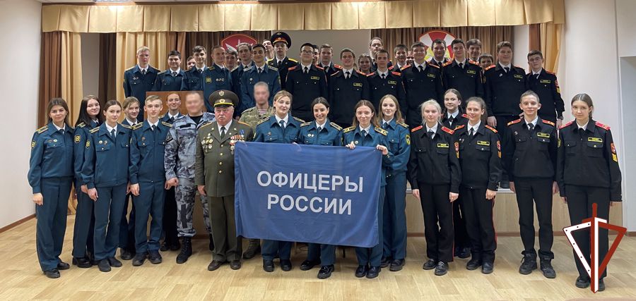 В Югре росгвардейцы и ветераны  службы организовали для подшефных кадет и школьников дни открытых дверей