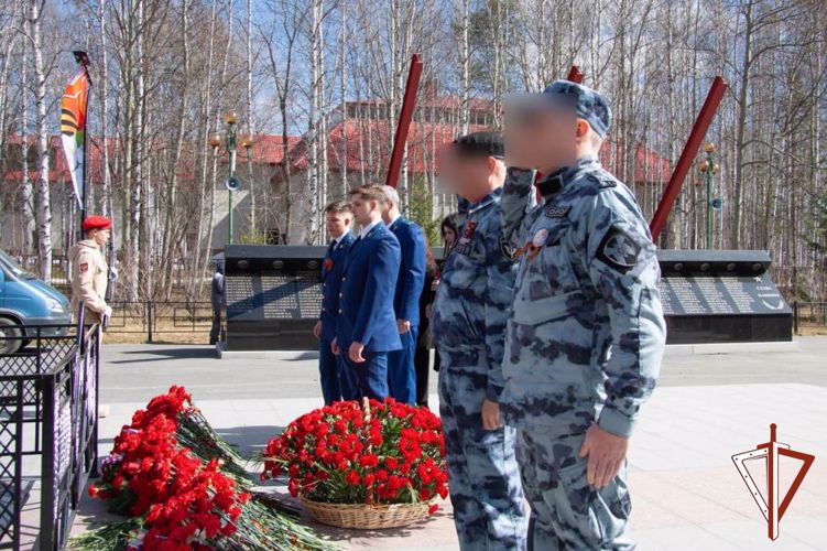 В Югре росгвардейцы приняли участие в памятных мероприятиях, посвященных 78-й годовщине Победы