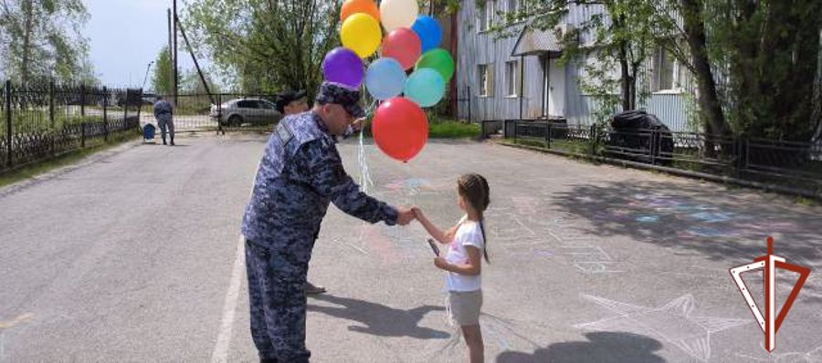 В Югре Росгвардия проводит цикл мероприятий, посвященных Международному дню защиты детей