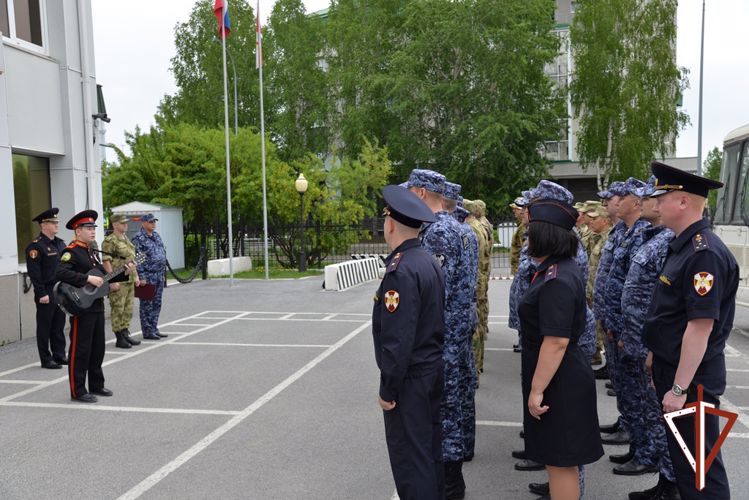 В Югре Росгвардия приняла участие в съемках патриотического видеопроекта ко Дню России (ВИДЕО)