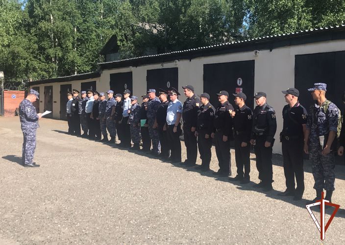 Росгвардия рассказала журналистам о служебно-боевой деятельности вневедомственной охраны в Нефтеюганске