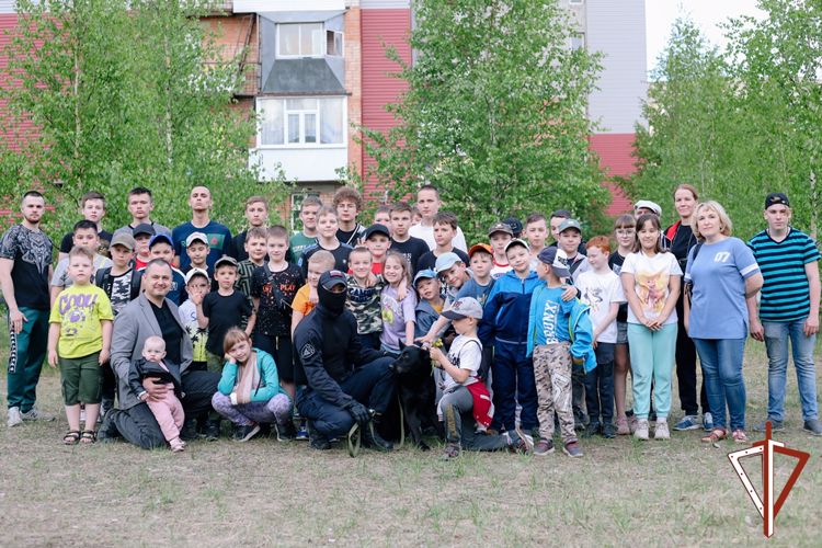В Югре Росгвардия проводит цикл мероприятий, посвященных Международному дню защиты детей