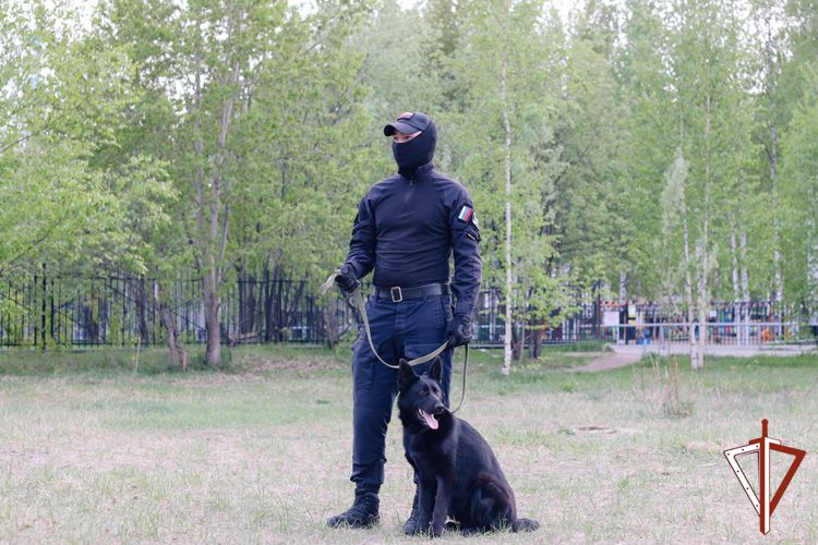 В Югре Росгвардия проводит цикл мероприятий, посвященных Международному дню защиты детей