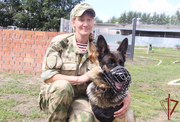 Кинолог Управления Росгвардии по ХМАО - Югре приступил к профессиональной переподготовке 