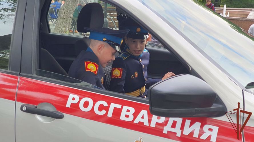 В День офицера России росгвардейцы провели патриотические мероприятия на Урале
