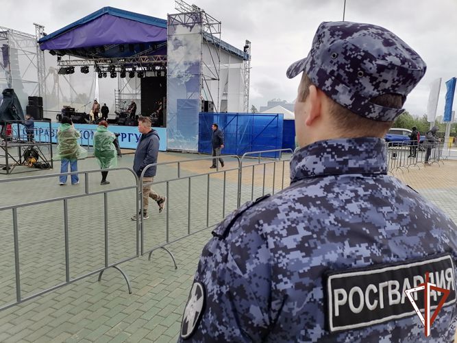 В Югре Росгвардия обеспечила безопасность праздничных мероприятий 