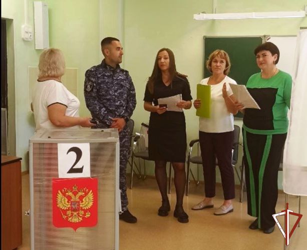 Росгвардия проинформировала журналистов Югры о  проведении проверок  избирательных участков накануне Единого дня голосования   