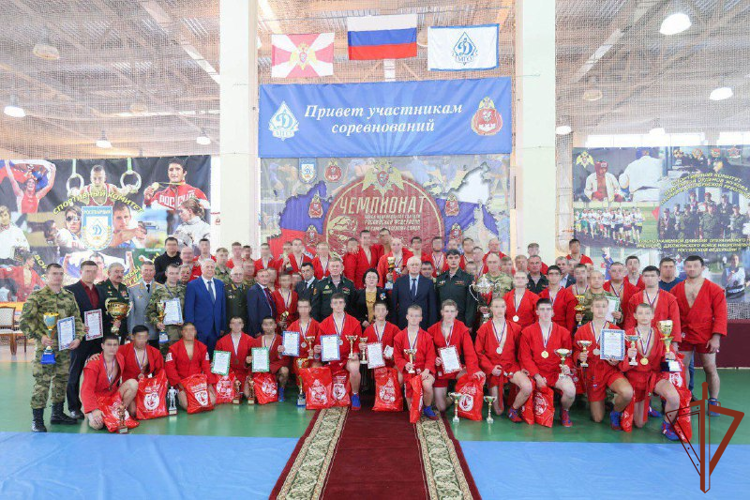  Росгвардии наградили победителей чемпионата по самбо и боевому самбо на Кубок Героя России генерал-полковника Анатолия Романова