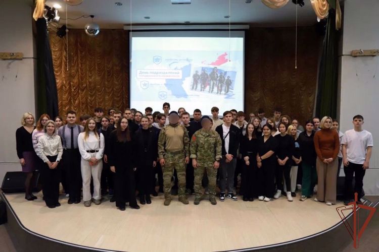 Офицеры Росгвардии – участники специальной военной операции провели встречи с юными югорчанами