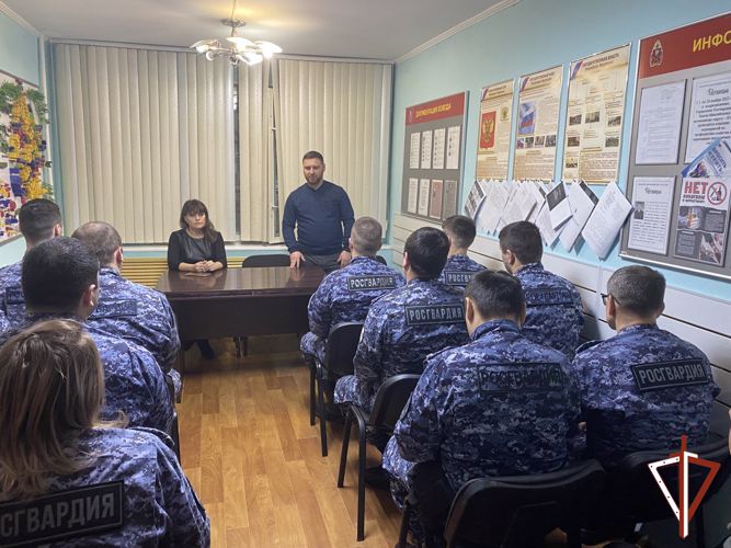 Росгвардейцы приняли участие в круглых столах, посвященных профилактике наркомании в Югре