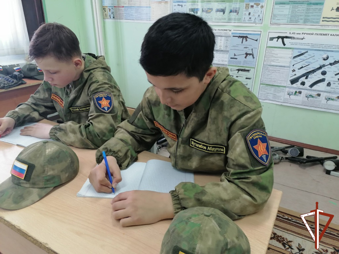 Росгвардейцы в Югре приняли участие в юбилейных мероприятиях, посвященных 30-летию со Дня принятия Конституции России 