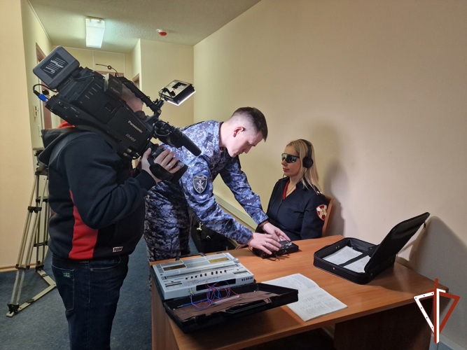 В Югре Росгвардия рассказала региональным тележурналистам о работе психологов