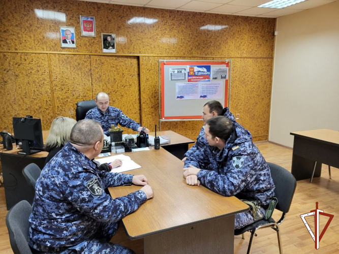 Росгвардейцы в Югре приняли участие в юбилейных мероприятиях, посвященных 30-летию со Дня принятия Конституции России 