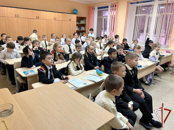 Росгвардейцы в Югре приняли участие в юбилейных мероприятиях, посвященных 30-летию со Дня принятия Конституции России 