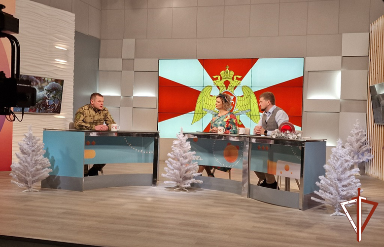В эфире телеканала «Югра» офицер Росгвардии рассказал об обеспечении общественной безопасности жителей региона в период рождественских праздников (видео)