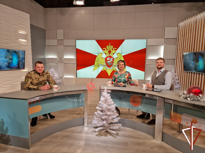 В эфире телеканала «Югра» офицер Росгвардии рассказал об обеспечении общественной безопасности жителей региона в период рождественских праздников (видео)