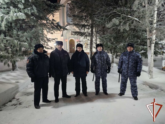 Росгвардейцы выполнили задачи по обеспечению безопасности югорчан во время празднования Рождества Христова