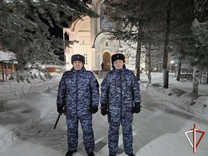 Росгвардейцы выполнили задачи по обеспечению безопасности югорчан во время празднования Рождества Христова