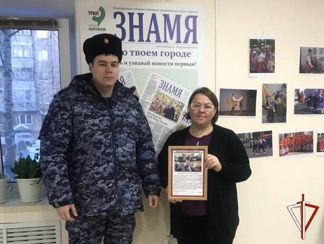 Представители Росгвардии поздравили югорских журналистов с Днём российской печати