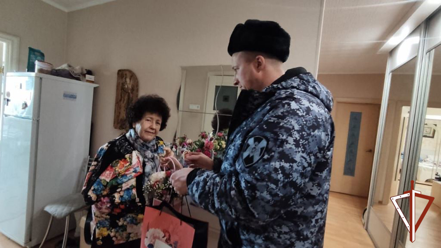 В Югре росгвардейцы проводят цикл мероприятий, посвященных 80-летию снятия блокады Ленинграда