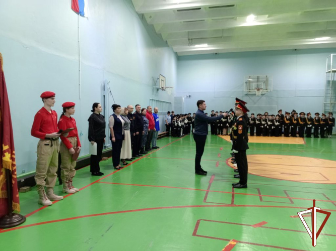 В Югре росгвардейцы провели встречи с подшефными школьниками и воспитанниками гвардейской смены о 80-летии снятия блокады Ленинграда 
