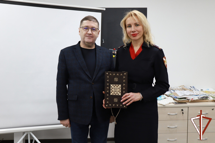 В Югре прошли мероприятия, приуроченные к 29-ой годовщине со дня образования пресс-служб Росгвардии