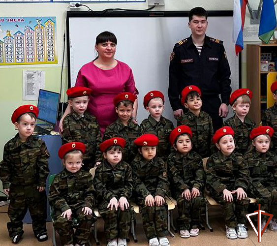 Росгвардейцы провели патриотические мероприятия для воспитанников движения «Гвардейская смена» в Югре