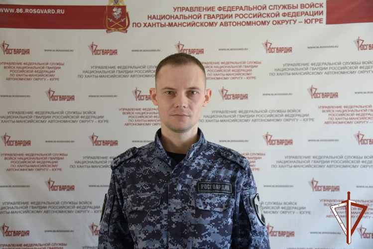 Офицер Росгвардии в прямом эфире радиостанции «Русское радио» рассказал югорчанам о вакансиях и порядке поступления в вузы ведомства