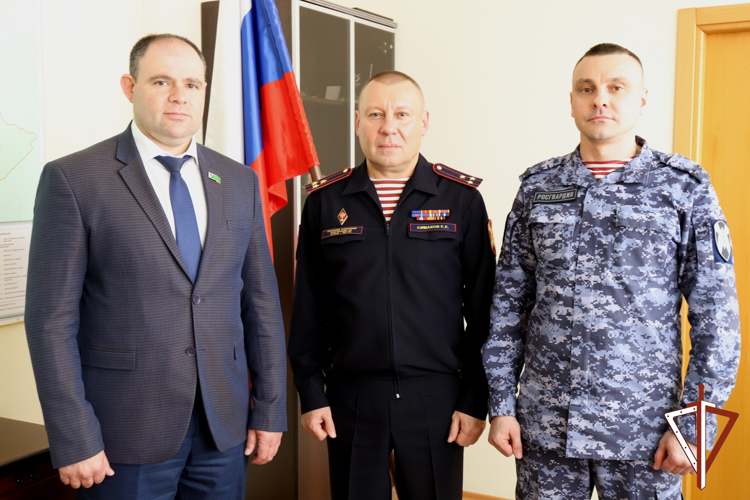 В Югре обсудили вопросы взаимодействия Росгвардии и общественного движения «Гвардейская смена»